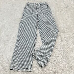 🎒 Hidden Straight Leg Jeans
